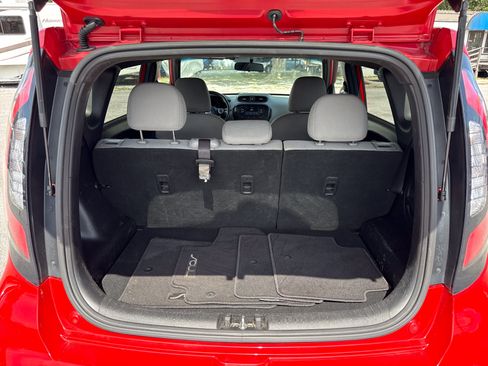 Used 2019 Kia Soul FWD image 26