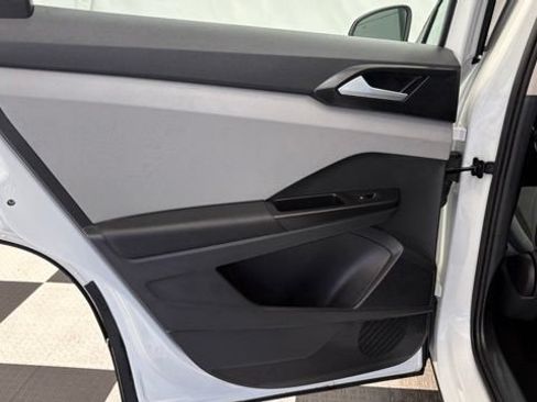 Used 2023 Volkswagen Taos S FWD image 19