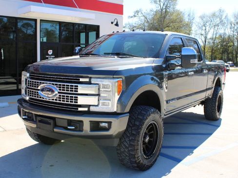 Used 2017 Ford F250 Platinum AWD/4WD image 1