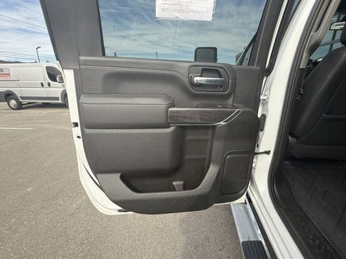 Used 2020 Chevrolet Silverado 2500 LTZ w/ LTZ Plus Package image 16