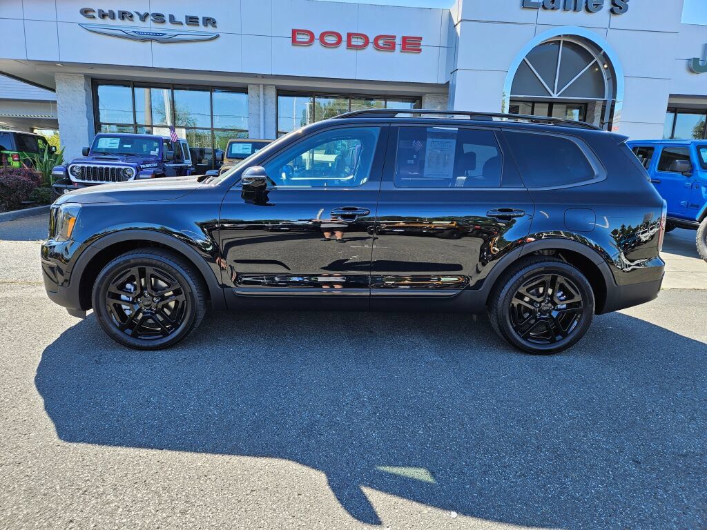 Used 2025 Kia Telluride SX X-Line AWD/4WD image 2