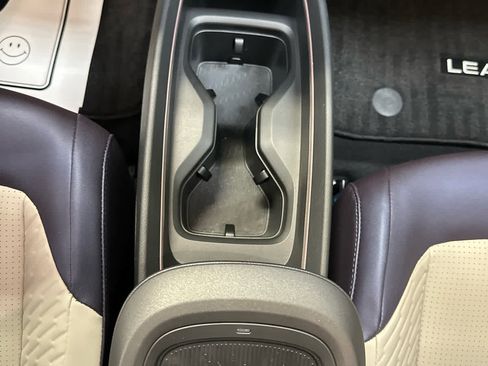 New 2026 Nissan Leaf Platinum+ image 18