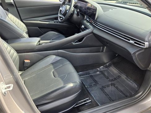 Certified 2023 Hyundai Elantra Limited image 16