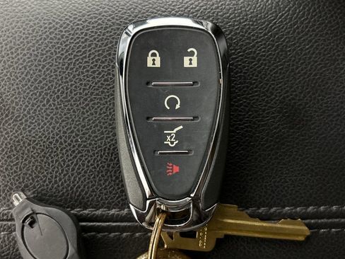 Used 2021 Chevrolet Equinox Premier FWD image 33