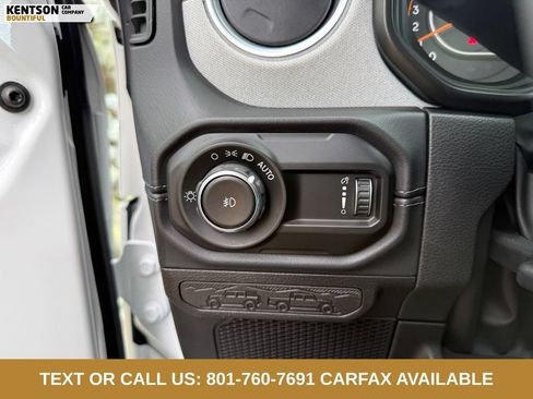 Used 2026 Jeep Wrangler Unlimited Sahara AWD/4WD image 17