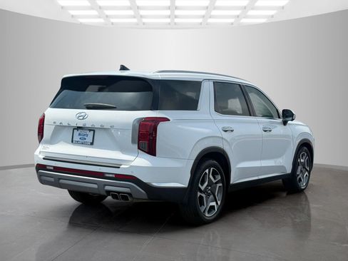 Used 2023 Hyundai Palisade Limited w/ Cargo Package FWD image 3