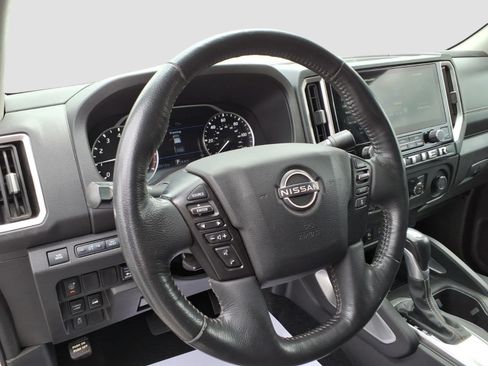 Used 2025 Nissan Frontier SV w/ SV Convenience Package AWD/4WD image 12