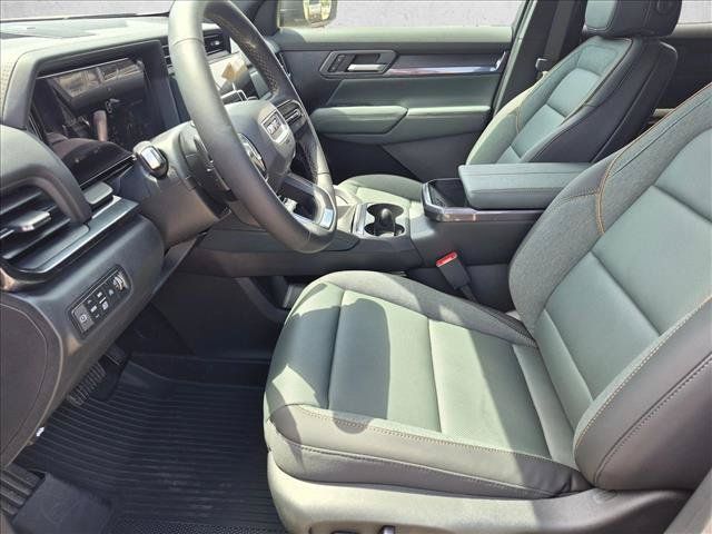New 2027 GMC Terrain AT4 w/ Convenience Package III AWD/4WD image 4
