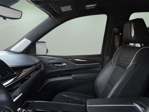 Certified 2022 Cadillac Escalade ESV Sport Platinum image 14