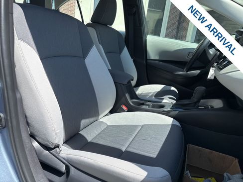 Used 2025 Toyota Corolla LE FWD image 9