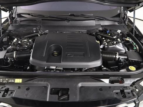 Used 2023 Land Rover Discovery Metropolitan Edition image 56