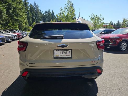 New 2026 Chevrolet Trax RS w/ Driver Confidence Package FWD image 6