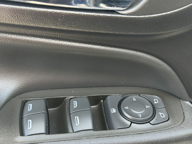 Used 2024 Chevrolet Equinox LT FWD image 23
