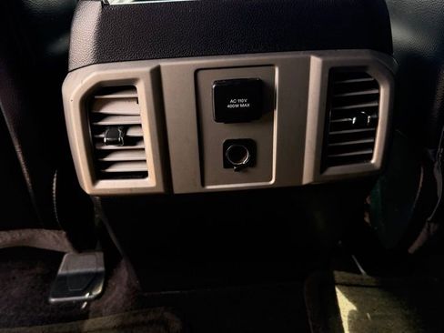 Used 2016 Ford F150 Lariat image 10