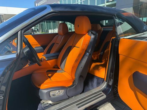 Used 2018 Rolls-Royce Dawn image 31