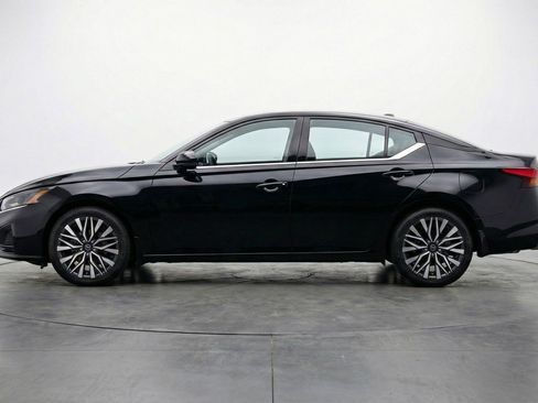 Used 2025 Nissan Altima 2.5 SV image 5