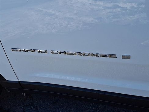 Used 2023 Jeep Grand Cherokee L Limited image 33