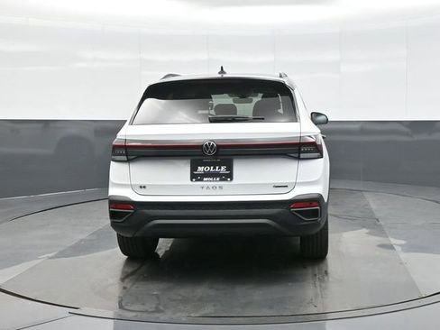 New 2026 Volkswagen Taos SE image 6