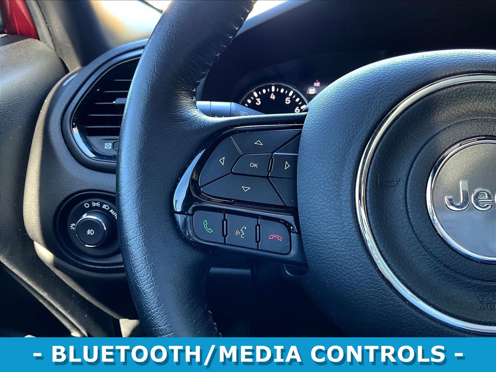 Used 2022 Jeep Renegade Altitude w/ Sun/Sound Group AWD/4WD image 11