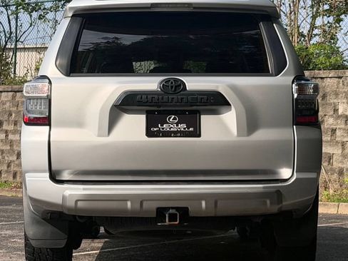 Used 2020 Toyota 4Runner TRD Off-Road Premium AWD/4WD image 6
