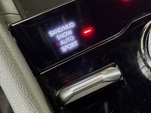 Used 2024 Jeep Grand Cherokee L Limited w/ Luxury Tech Group II image 26