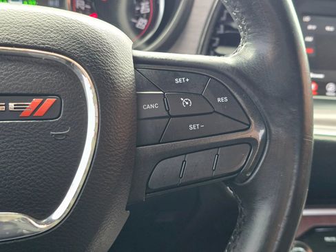 Used 2018 Dodge Challenger SXT RWD image 26