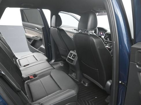 Used 2023 Volkswagen Atlas Cross Sport SE AWD/4WD image 10