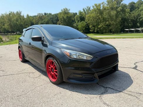 Used 2015 Ford Focus ST FWD image 3