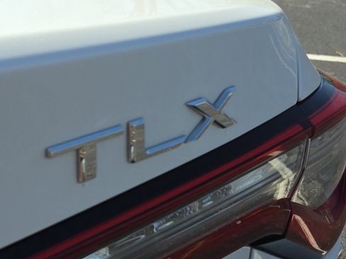 Used 2022 Acura TLX image 12