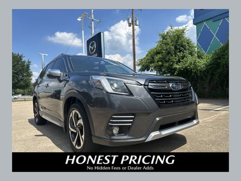 Used 2023 Subaru Forester Touring AWD/4WD image 1