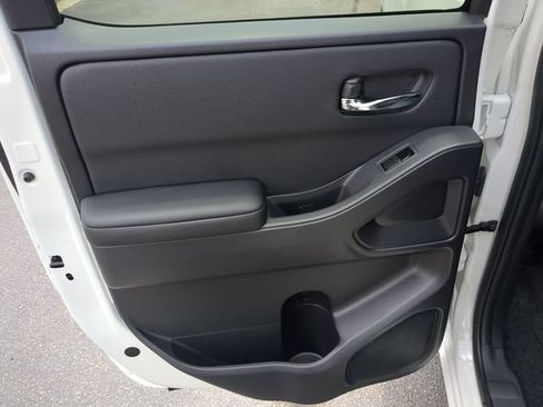 Certified 2025 Nissan Frontier SV w/ SV Convenience Package RWD image 25