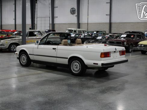 Used 1988 BMW 325i Convertible image 3