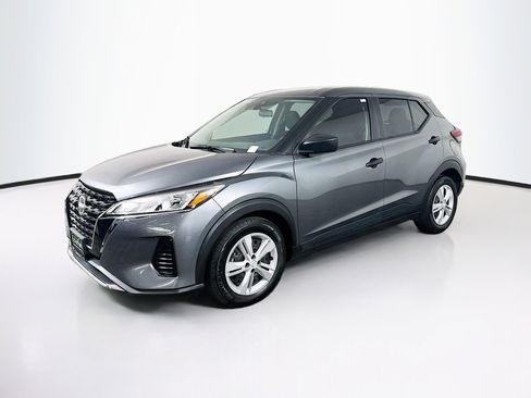 Used 2024 Nissan Kicks S FWD image 3