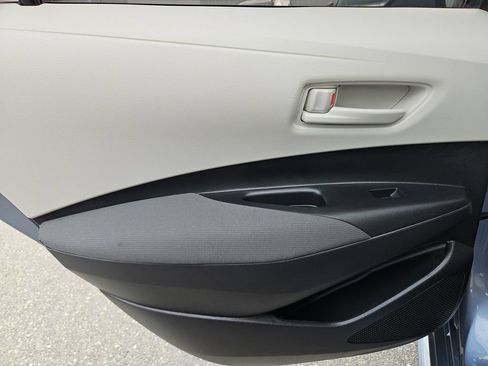 Used 2025 Toyota Corolla LE w/ Convenience Package FWD image 27