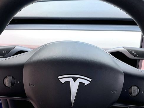 Used 2025 Tesla Model Y Long Range RWD image 15