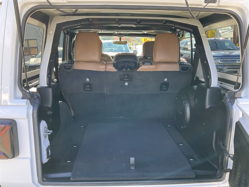 Used 2020 Jeep Wrangler Unlimited Sahara AWD/4WD image 16