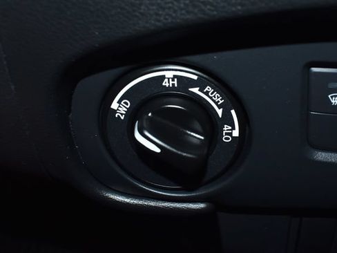 Used 2024 Nissan Frontier PRO-4X w/ Technology Package AWD/4WD image 20