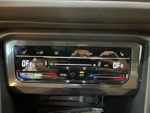 Certified 2024 Volkswagen Tiguan SE R-Line w/ MDO Package, Two-Row image 18