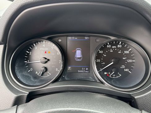Used 2018 Nissan Rogue SL w/ Premium Package FWD image 28