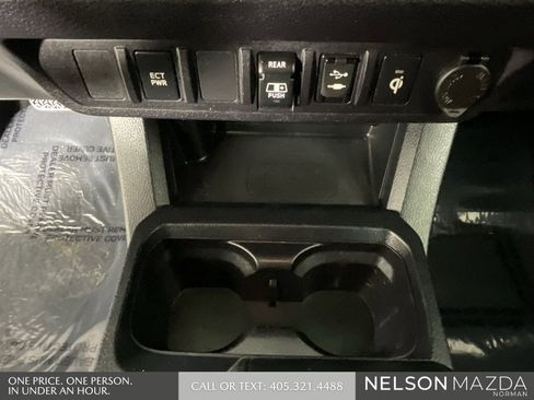 Used 2018 Toyota Tacoma TRD Off-Road image 37