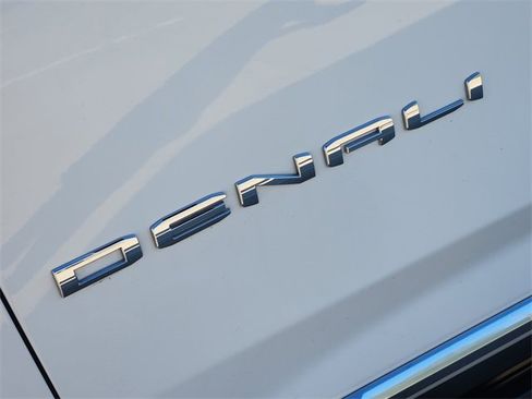 Used 2023 GMC Yukon Denali w/ LPO, Floor Liner Package image 12