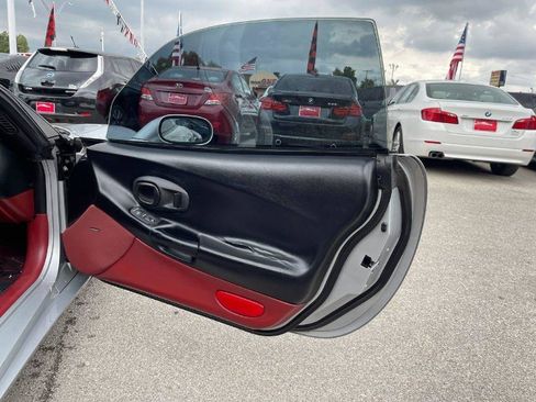 Used 1998 Chevrolet Corvette Convertible w/ Performance Handling Pkg image 8