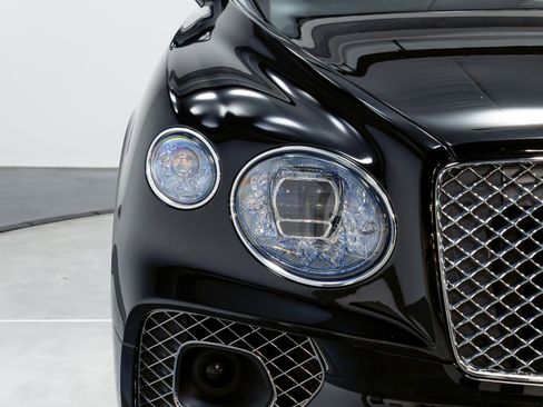 Used 2021 Bentley Bentayga w/ First Edition Specification AWD/4WD image 54