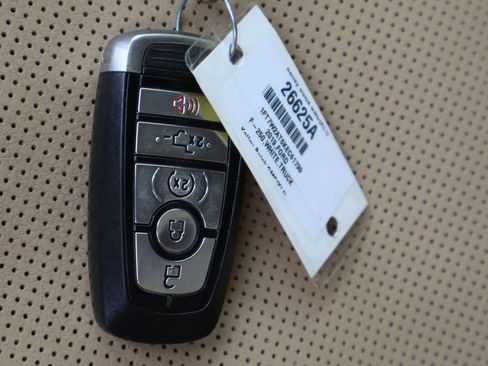 Used 2019 Ford F250 Lariat w/ Lariat Ultimate Package RWD image 32