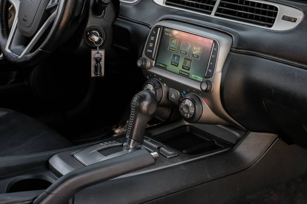 Used 2015 Chevrolet Camaro LT RWD image 24