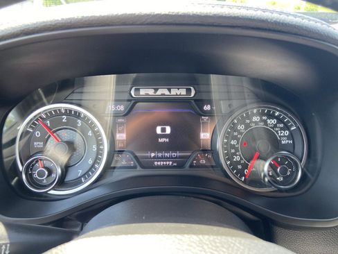 Used 2022 RAM 1500 Laramie w/ Sport Appearance Package AWD/4WD image 4