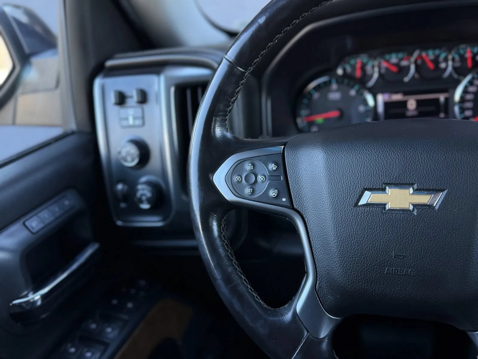 Used 2015 Chevrolet Silverado 1500 LTZ w/ LTZ Plus Package AWD/4WD image 21