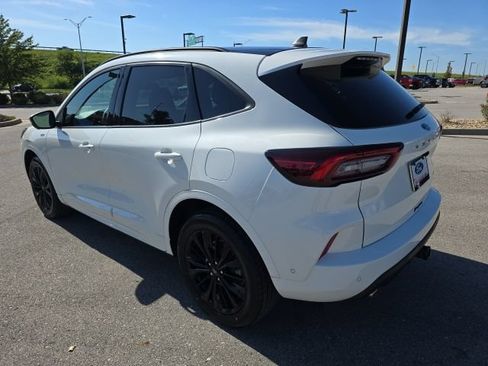Used 2024 Ford Escape ST-Line Elite w/ Premium Technology Package AWD/4WD image 3