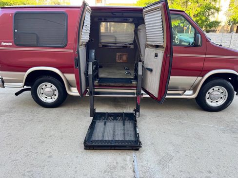 Used 1999 Ford E-250 and Econoline 250 image 16