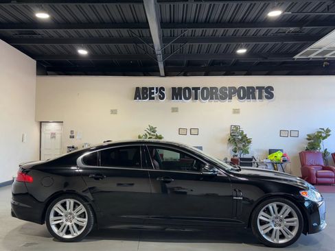 Used 2010 Jaguar XF R image 4